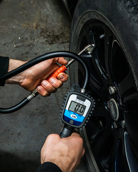 POWERHAND Digital Tyre Inflator