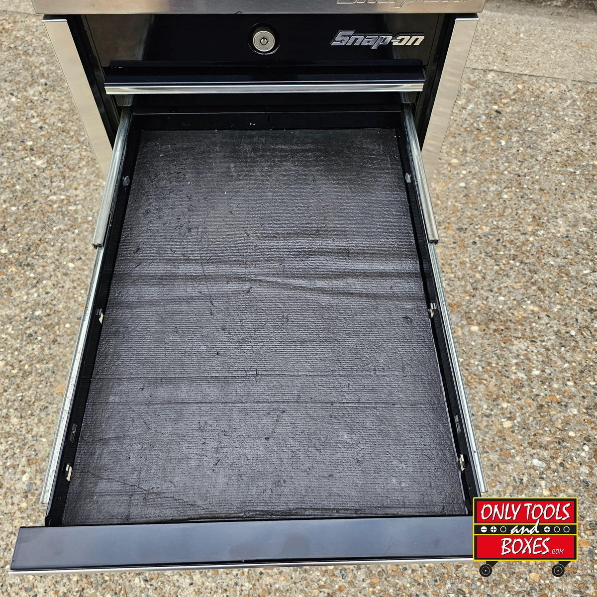 Snap-on 19" x 24" 7-Drawer Masters Series End Cab with Stainless Top