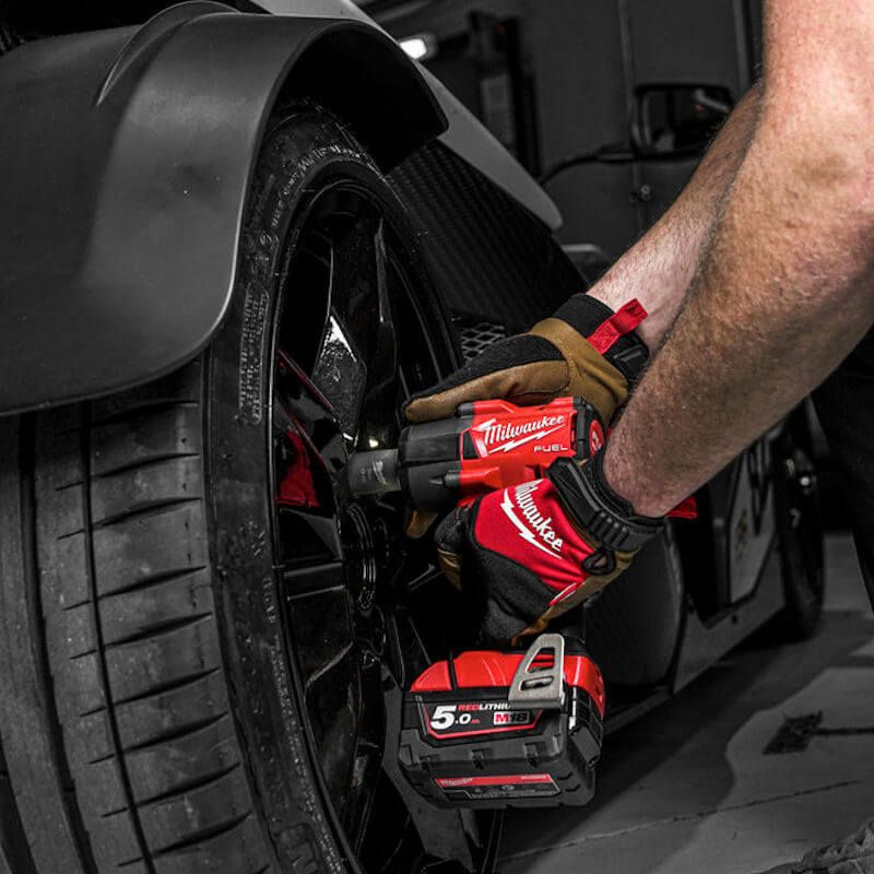 Milwaukee M18 FUEL™ 1/2" Mid-Torque Impact Wrench with Friction Ring