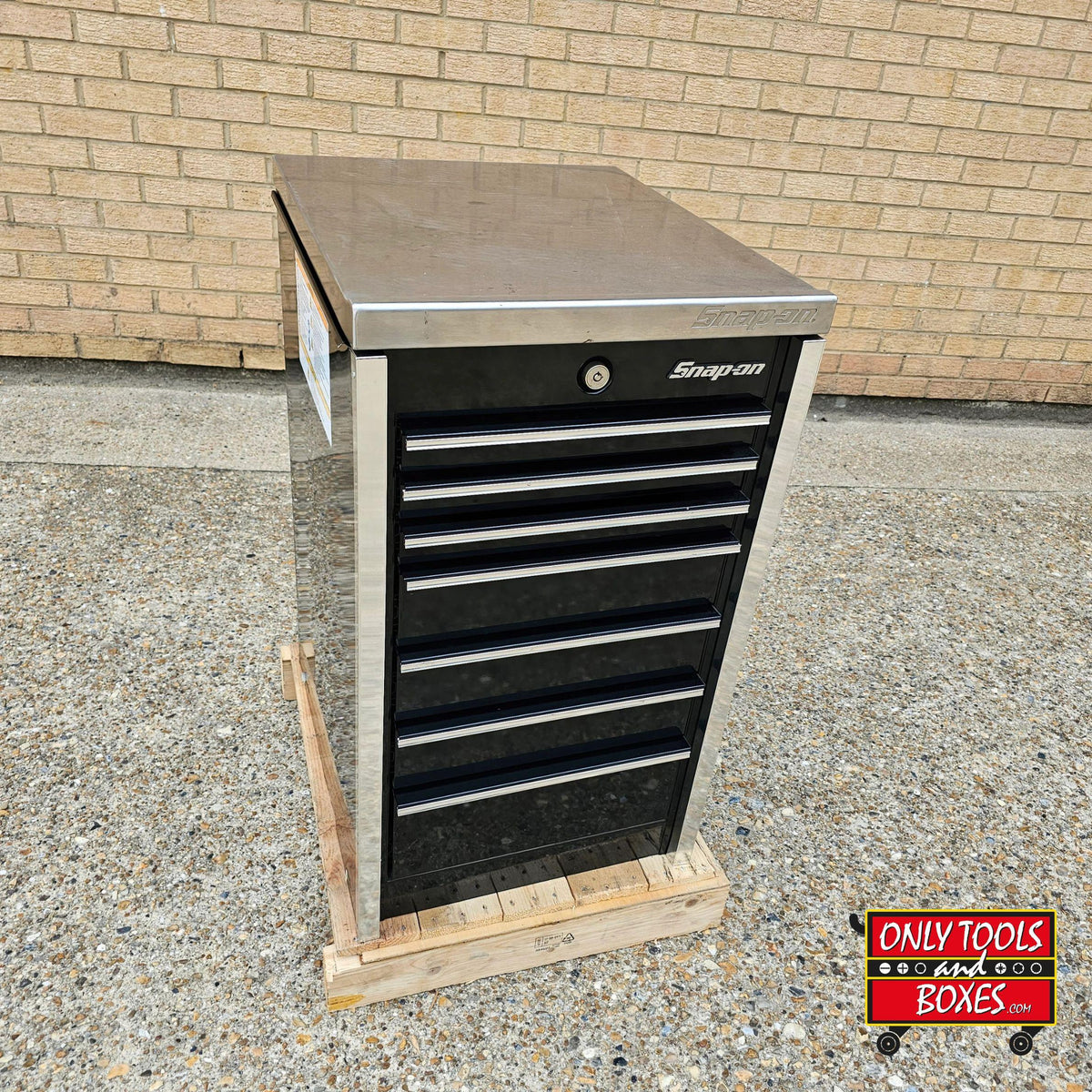 Snap-on 19" x 24" 7-Drawer Masters Series End Cab with Stainless Top