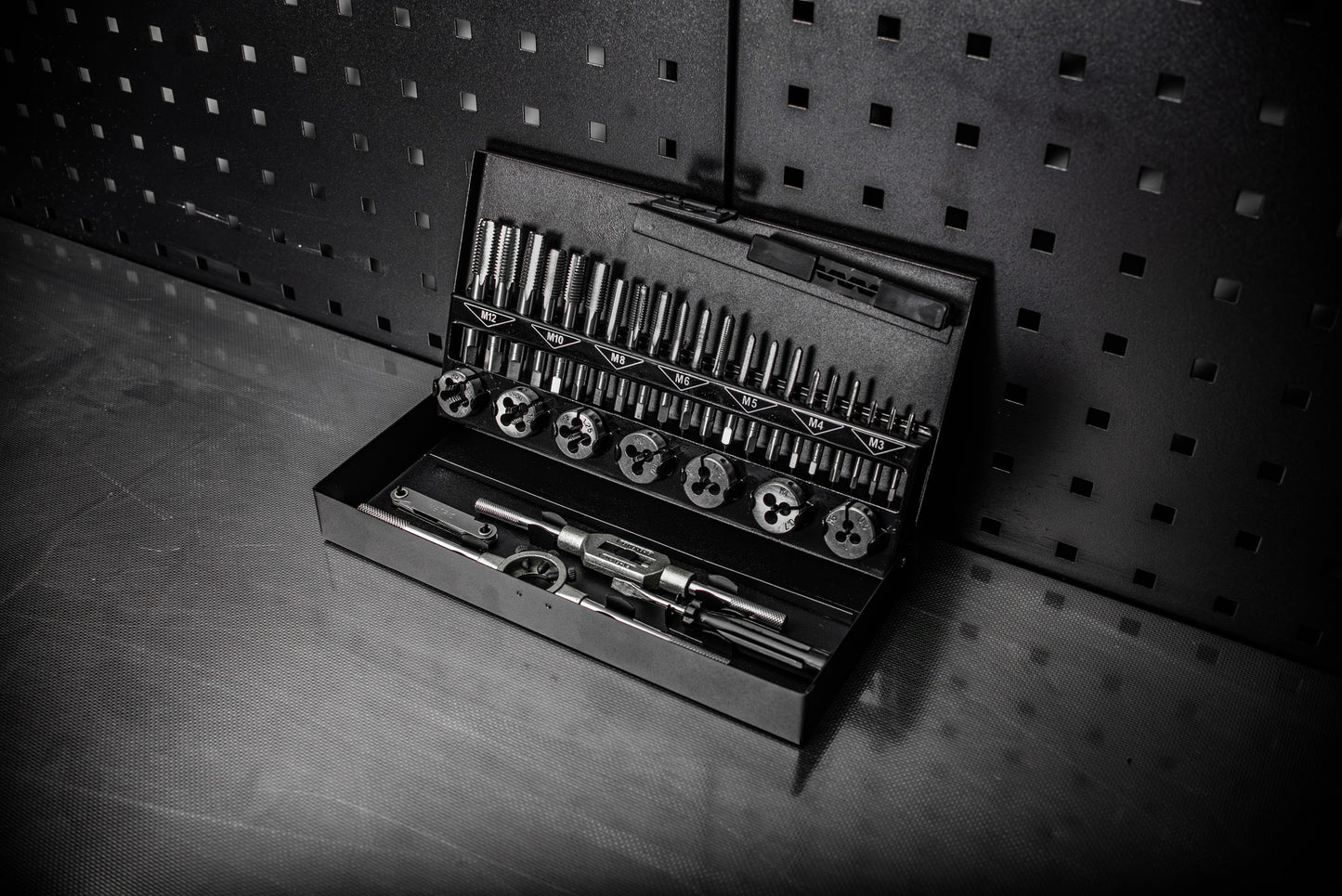 POWERHAND 32Pc Metric Tap & Die Set (M3 - M12)