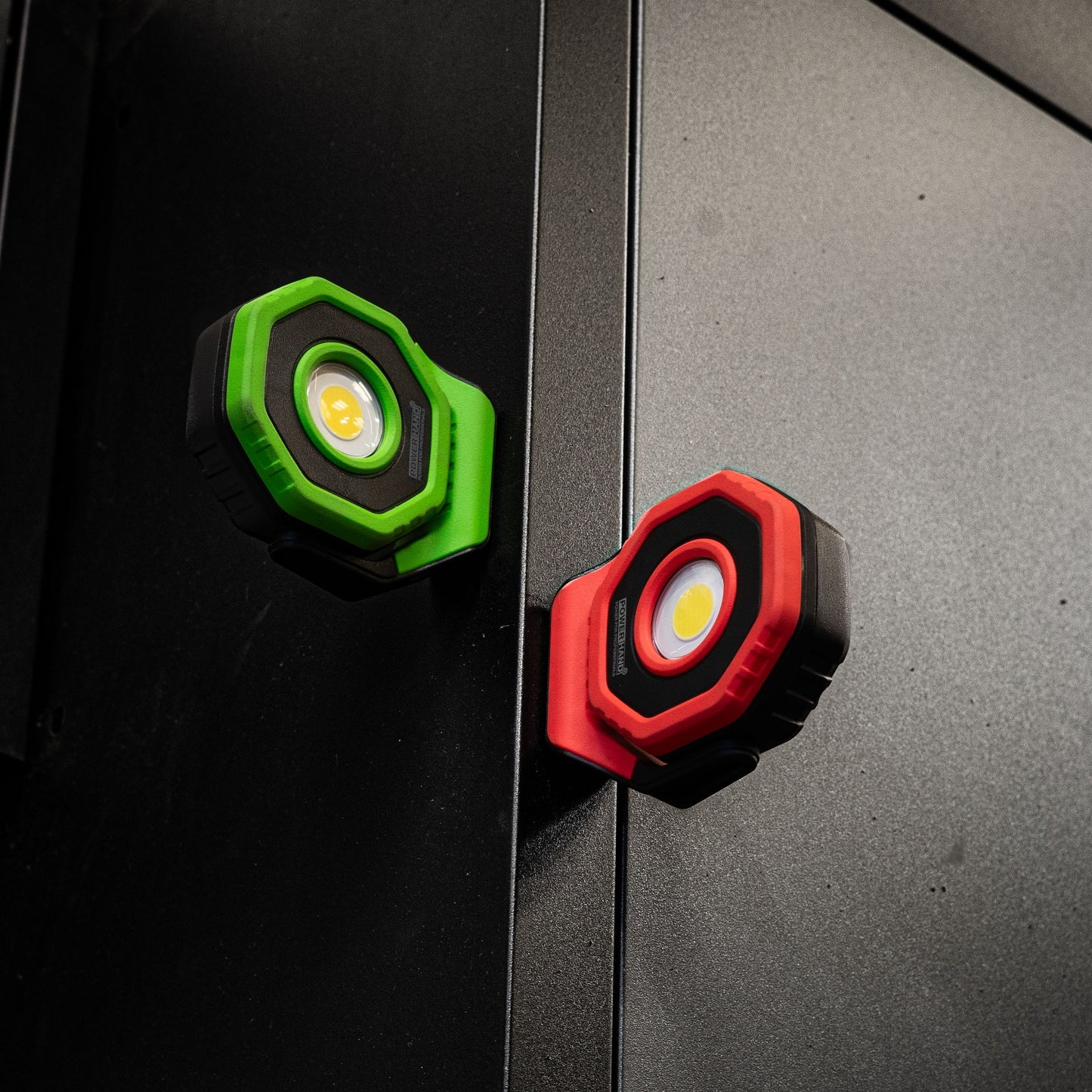 POWERHAND 700 Lumen Rechargeable Pocket Flood Light