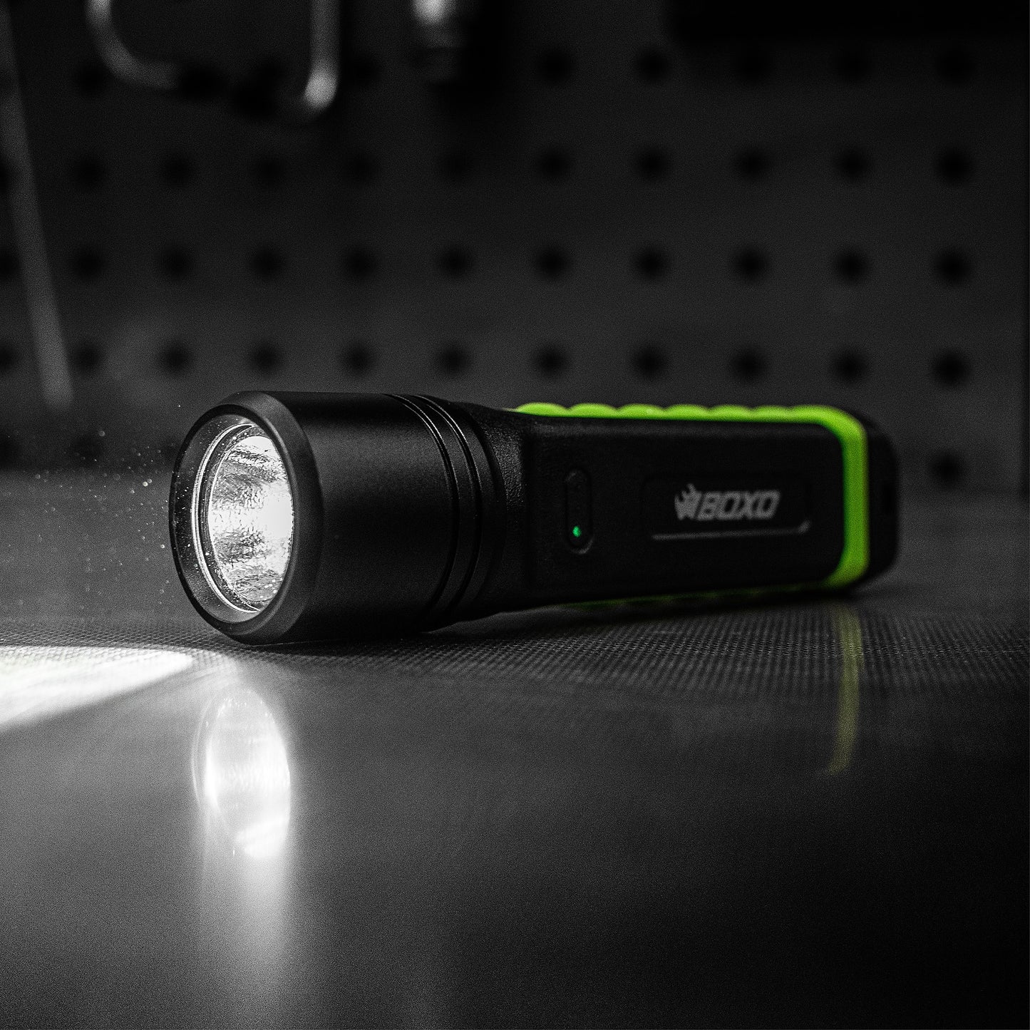 BOXO 1000 Lumen Wireless Rechargeable Torch