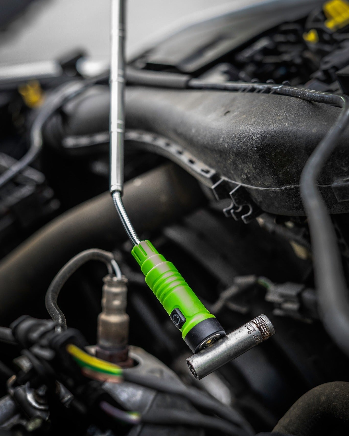 POWERHAND 100 Lumen Rechargeable Pen Light with Magnetic Pickup