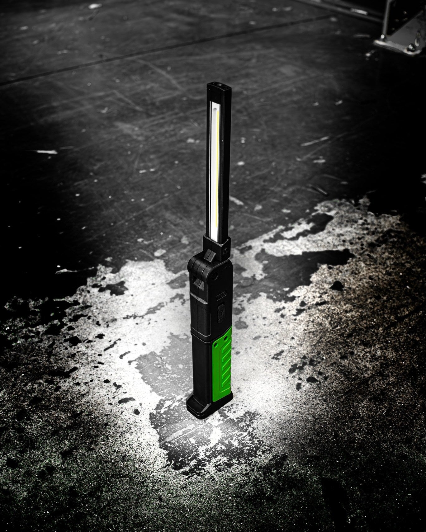 BOXO 800 Lumen Wireless Rechargeable Folding Work Light