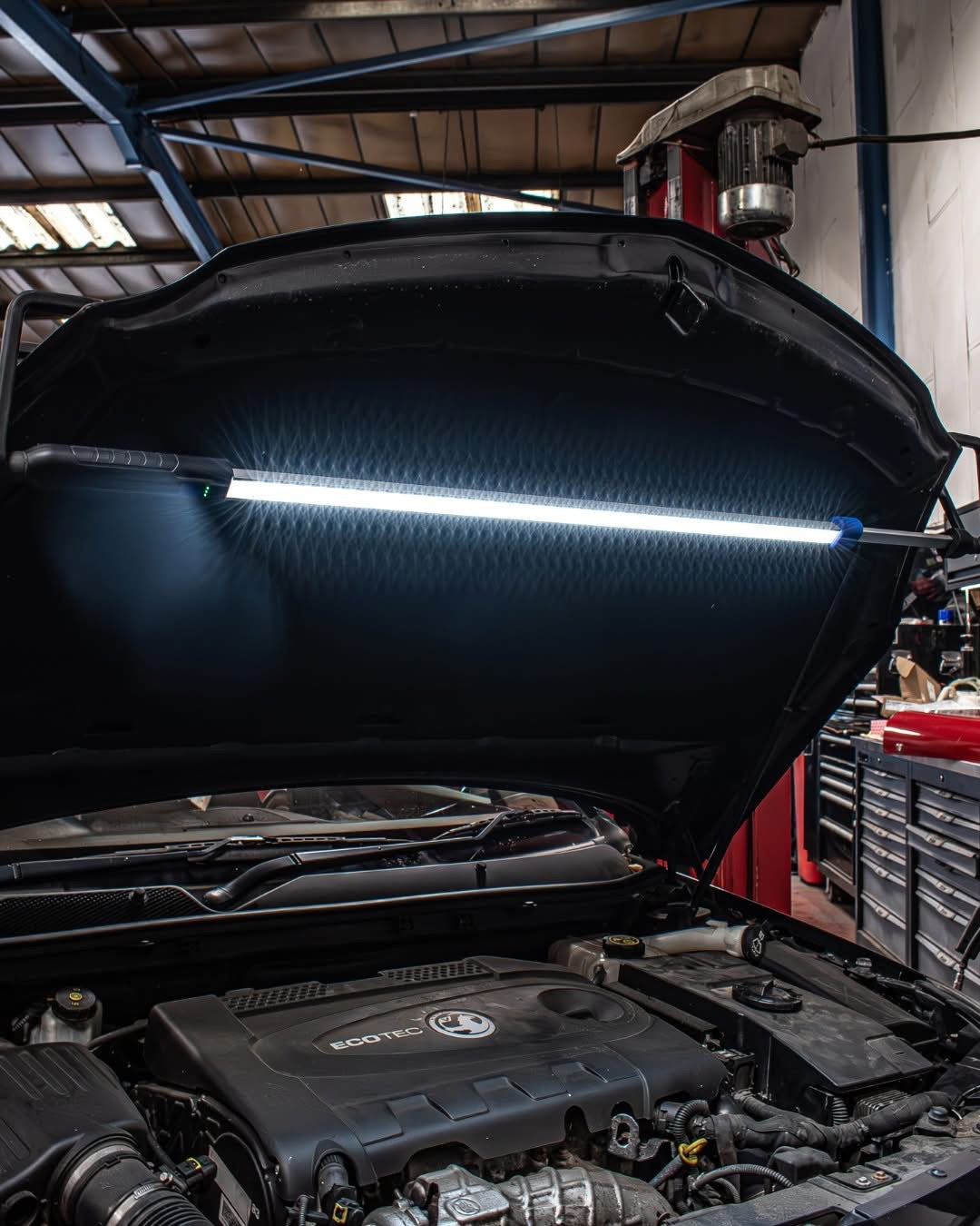POWERHAND 2000 Lumen Rechargeable Underbonnet Light
