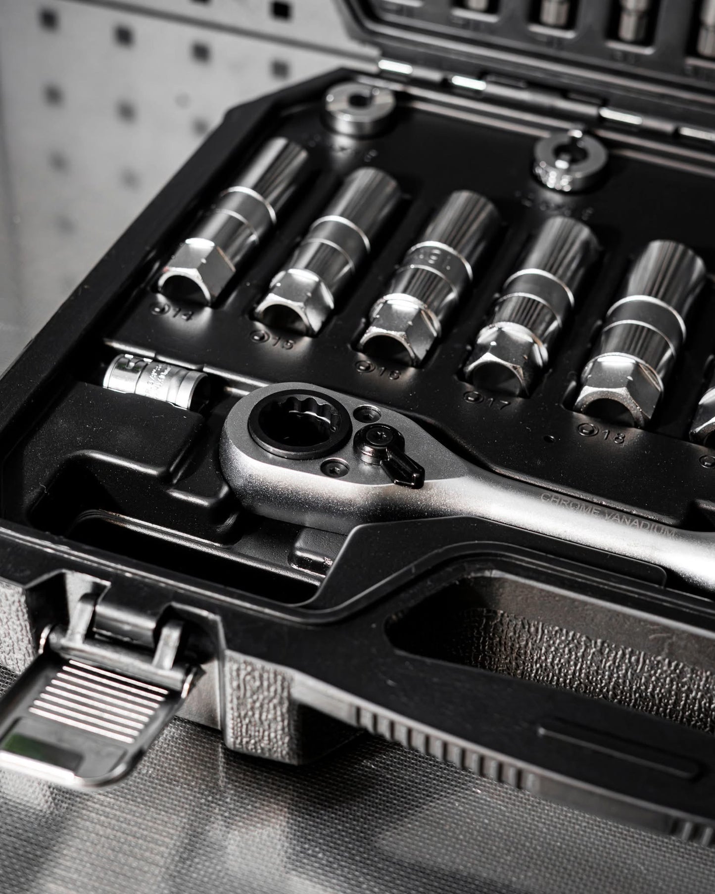 POWERHAND 43Pc Strut/Shock Top Mount Set