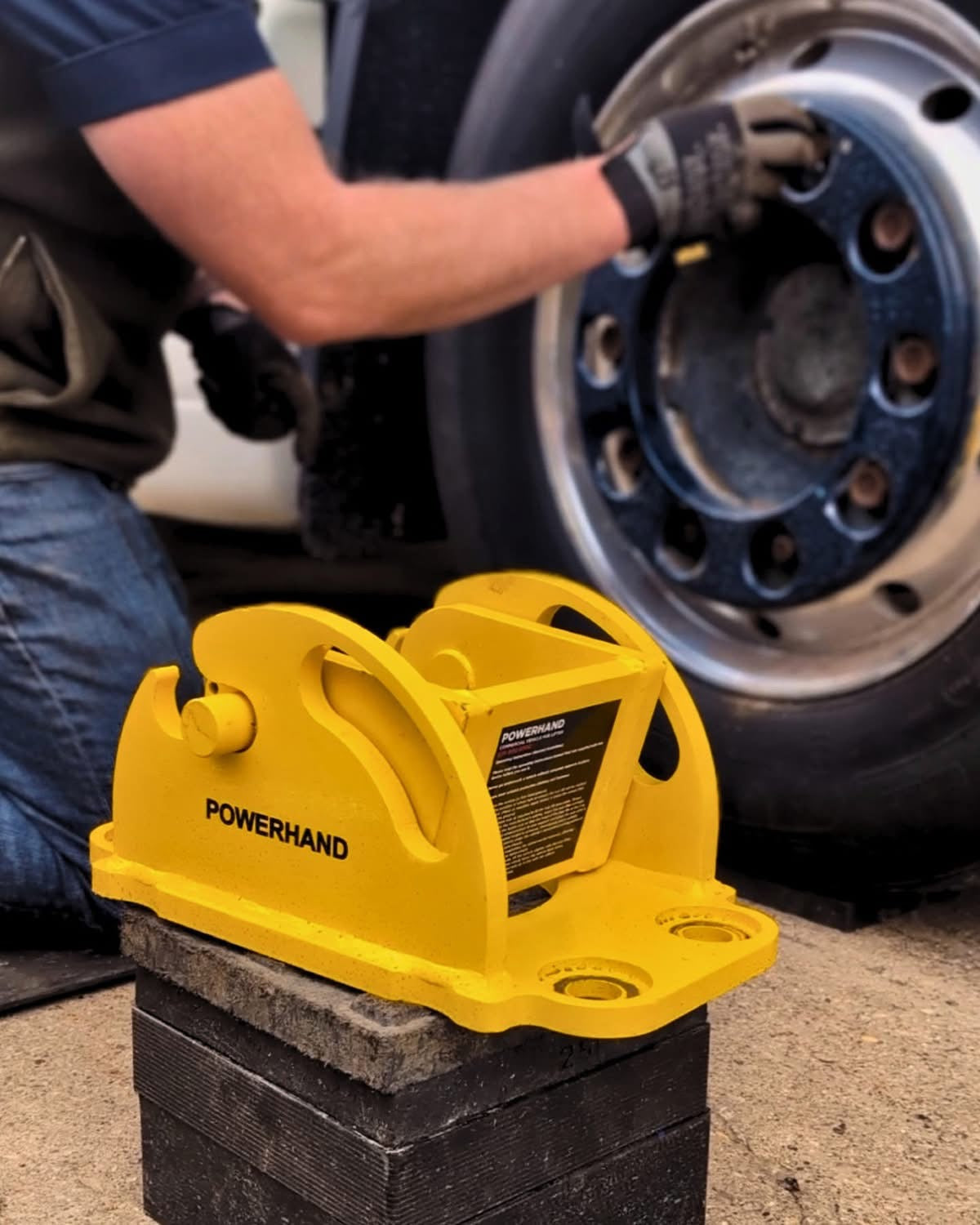 POWERHAND Commercial Vehicle Hub Lifter