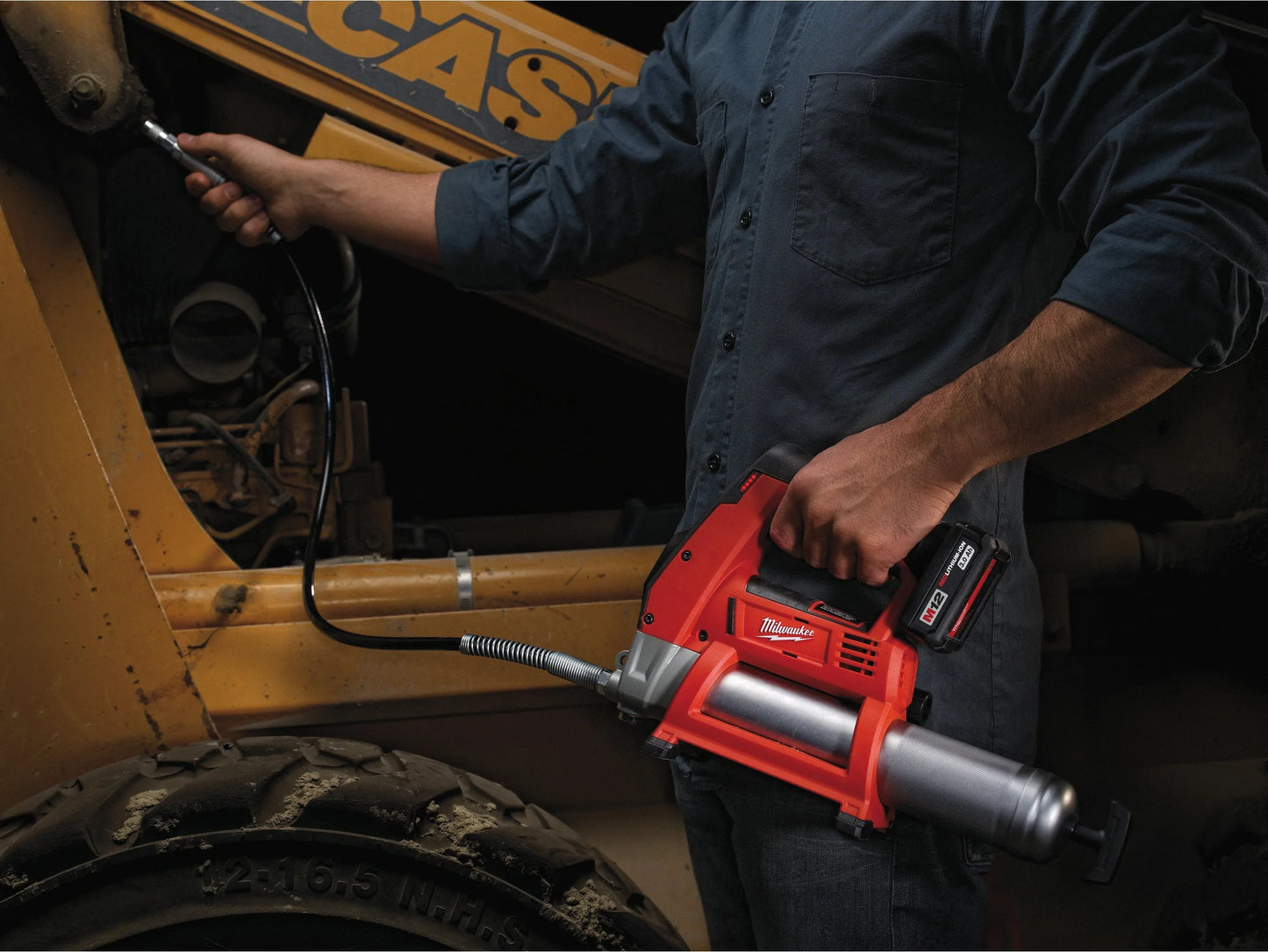Milwaukee M12™ Sub Compact Grease Gun