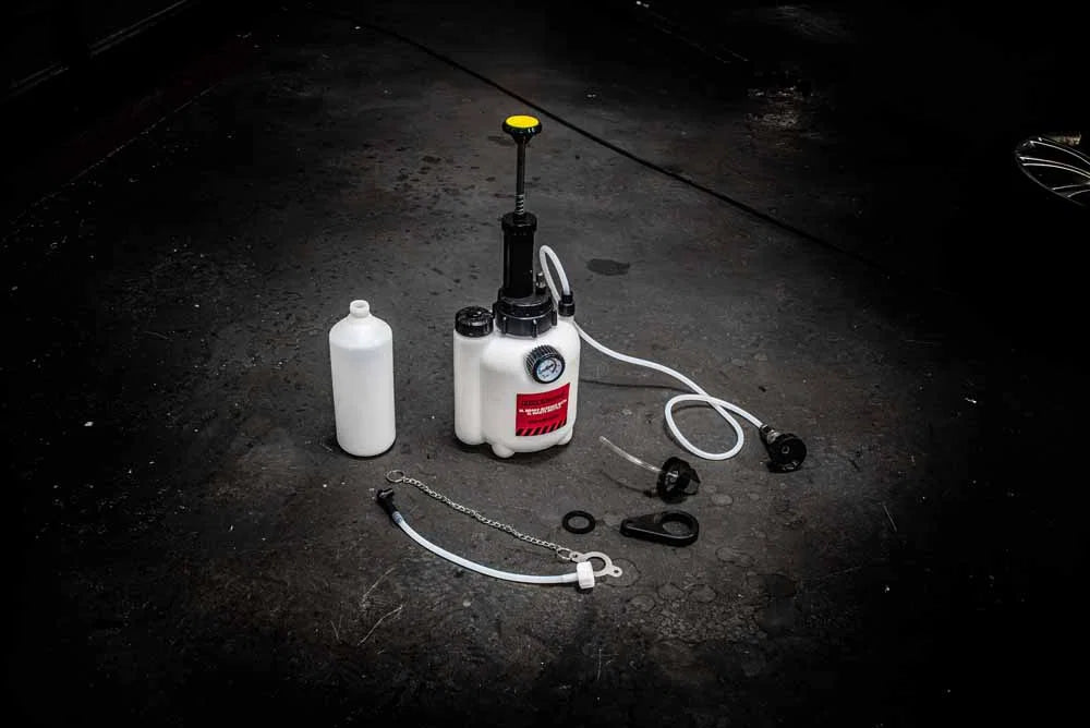 POWERHAND 3L Brake Fluid Bleeder with 1L Waste Bottle