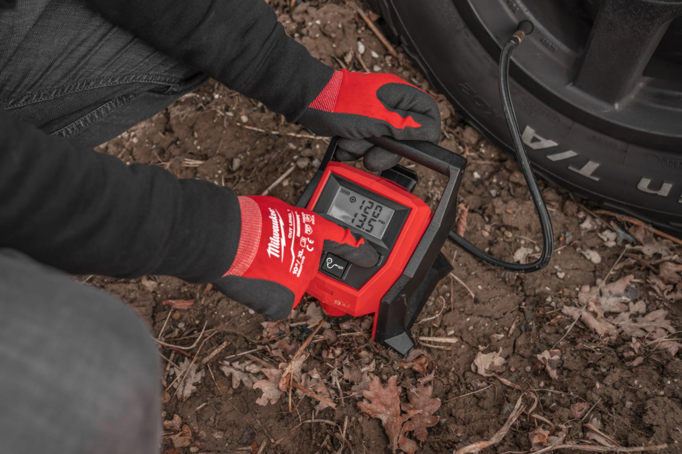 Milwaukee M12™ Sub Compact Inflator