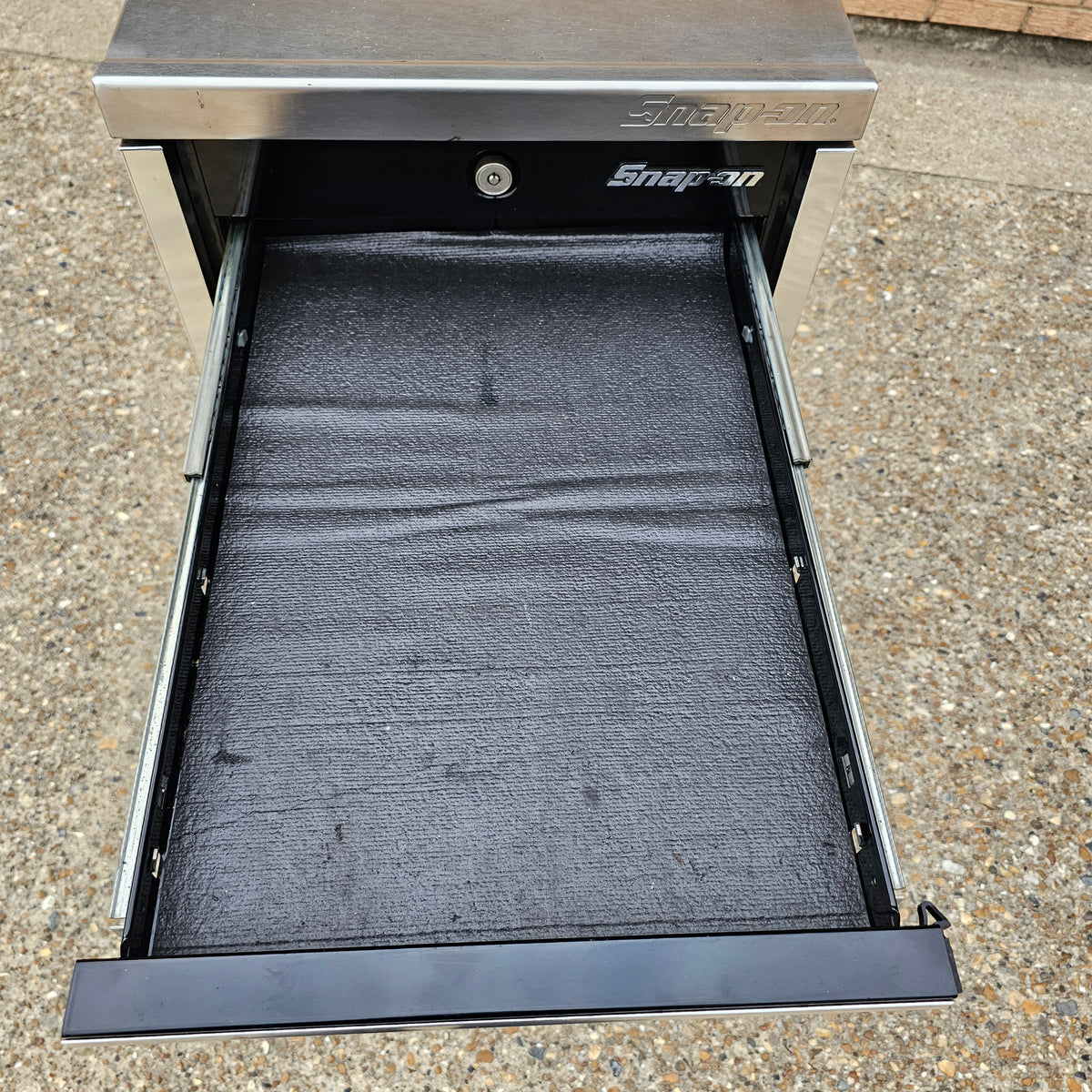 Snap-on 19" x 24" Seven Drawer Masters Series End Cab with Stainless Top